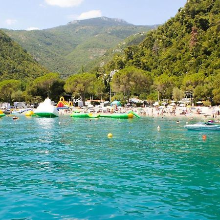 Apartments And Rooms By The Sea Medveja, Opatija - 2305 Lovran Ngoại thất bức ảnh
