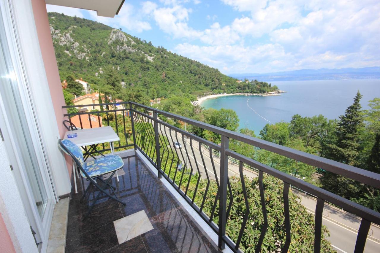 Apartments And Rooms By The Sea Medveja, Opatija - 2305 Lovran Ngoại thất bức ảnh