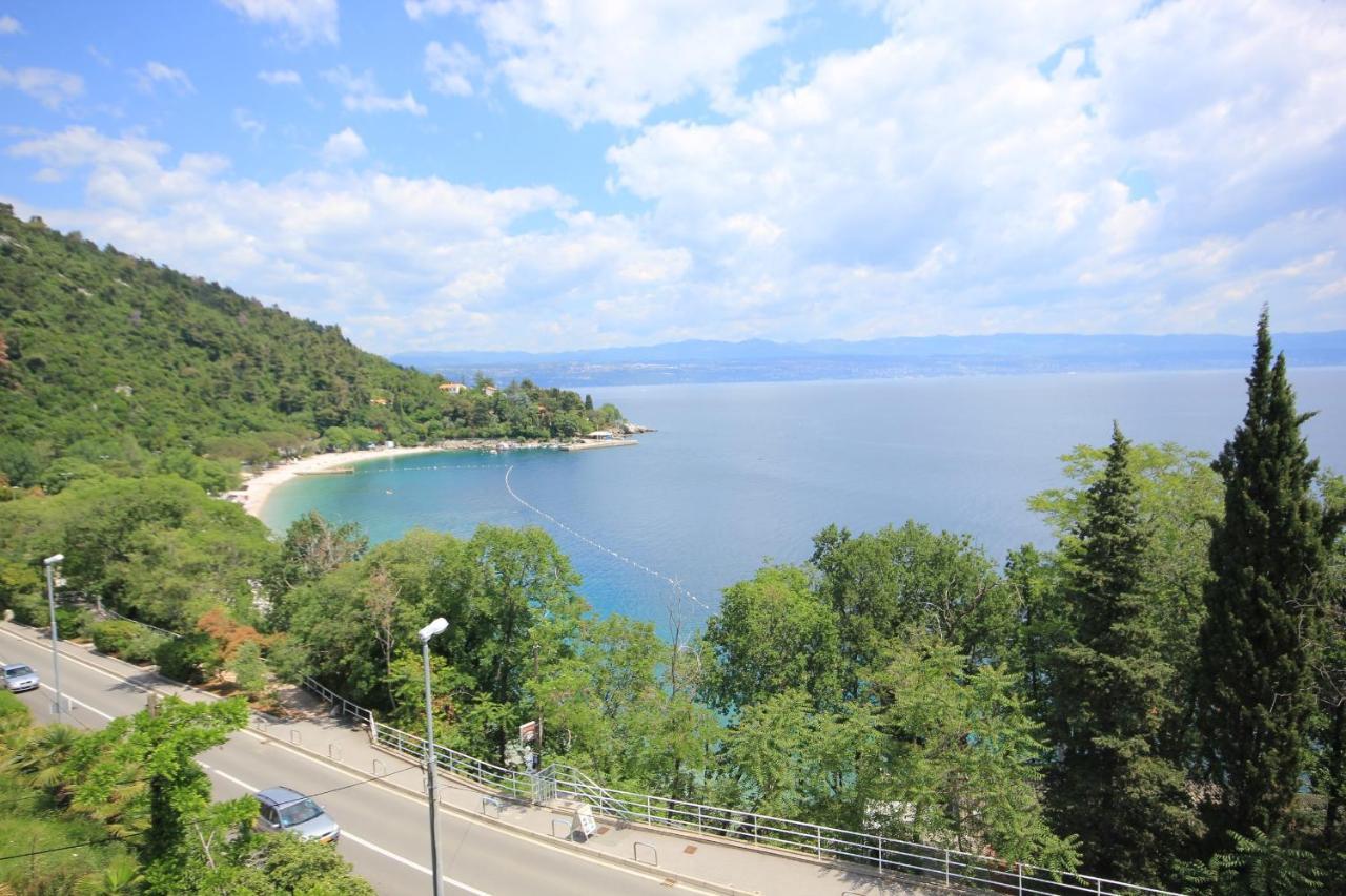 Apartments And Rooms By The Sea Medveja, Opatija - 2305 Lovran Ngoại thất bức ảnh