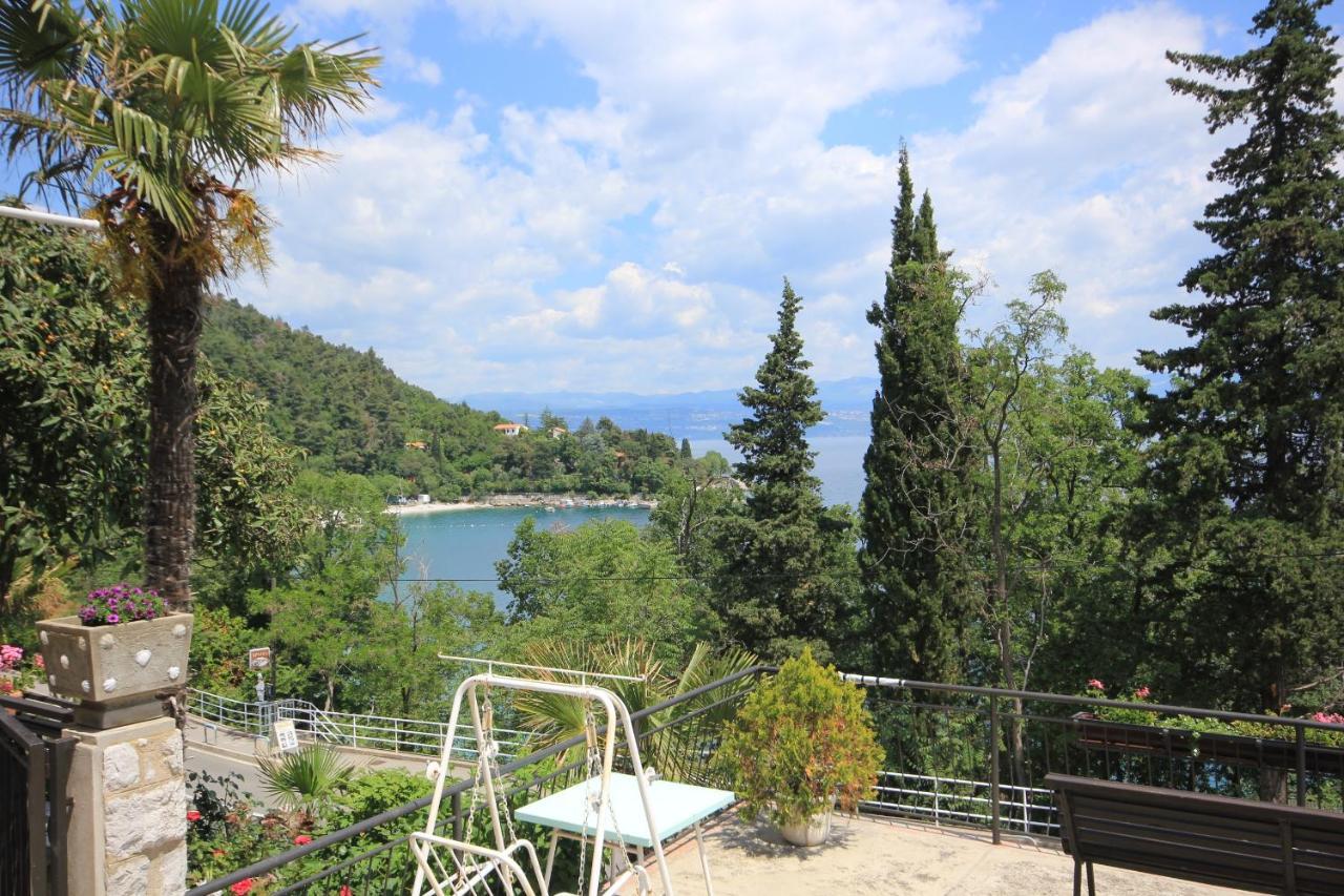 Apartments And Rooms By The Sea Medveja, Opatija - 2305 Lovran Ngoại thất bức ảnh