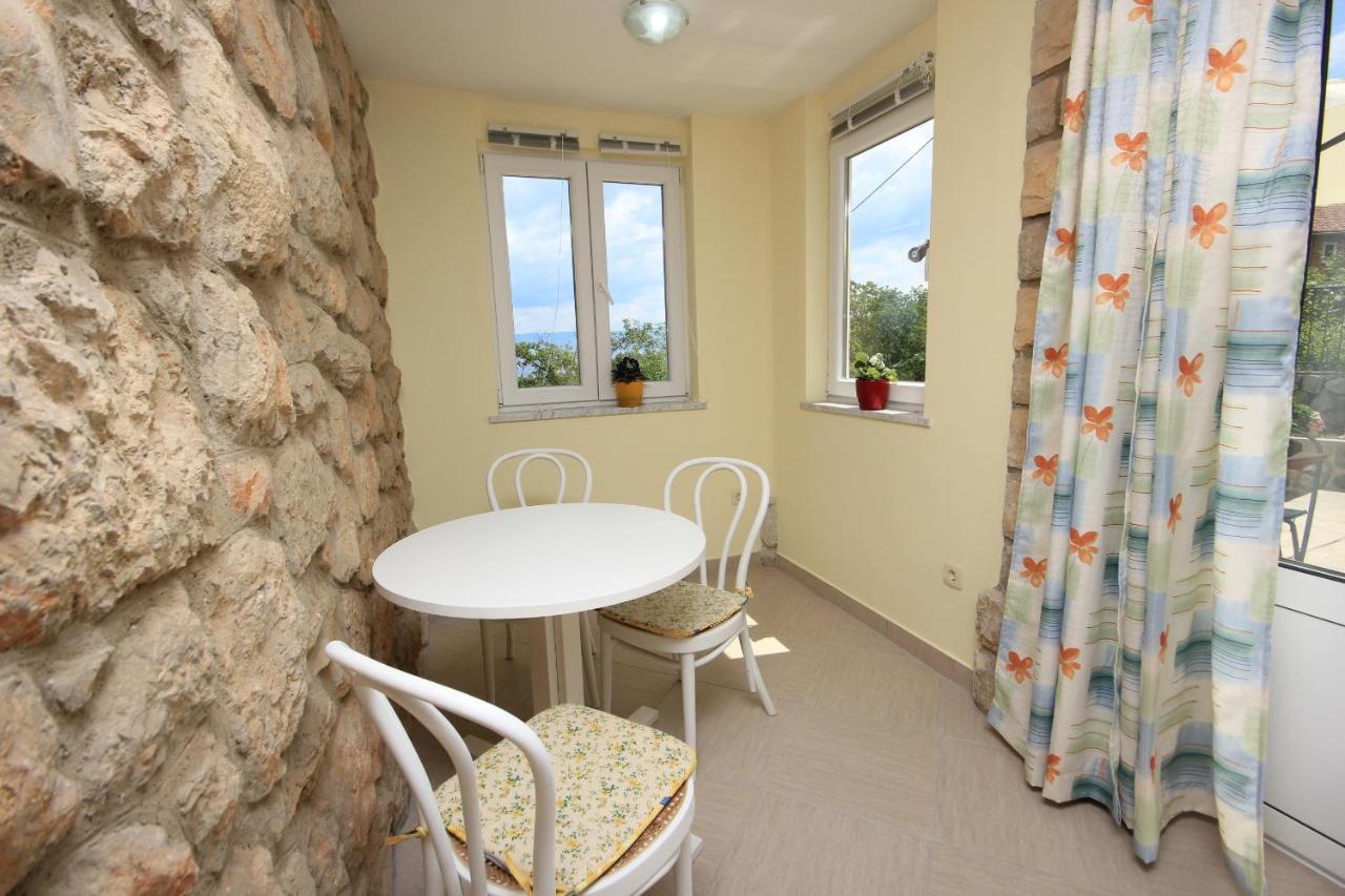 Apartments And Rooms By The Sea Medveja, Opatija - 2305 Lovran Ngoại thất bức ảnh